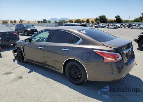 2015 Nissan Altima 2.5 z USA, uszkodzony, nr VIN 1N4AL3AP2FN306661